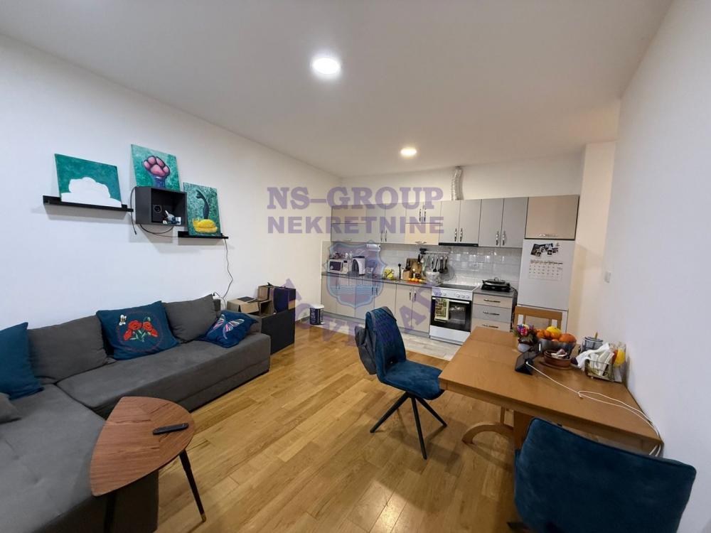 Slika 3 - Trosoban, 59m2, Salajka (Partizanska ulica) Novi Sad, sa terasom, sa parkingom